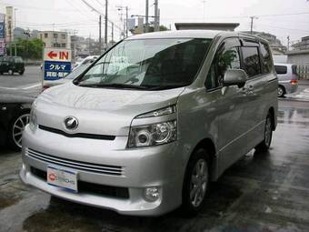 2008 Toyota Voxy Photos