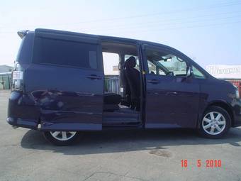 2008 Toyota Voxy Pictures