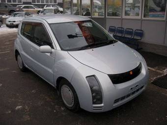 2003 Toyota WiLL Photos