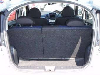 2002 Toyota WiLL Cypha Pictures