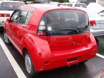 2002 Toyota WiLL Cypha Pictures
