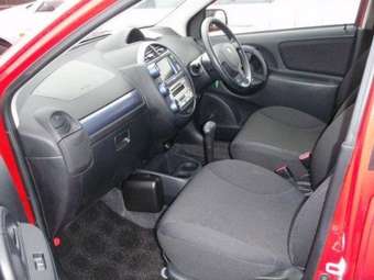 2002 Toyota WiLL Cypha Pictures