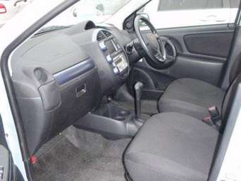 2003 Toyota WiLL Cypha Pictures