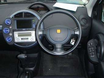 2003 Toyota WiLL Cypha Photos