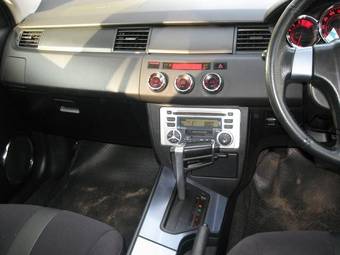 2002 Toyota WiLL VS Photos