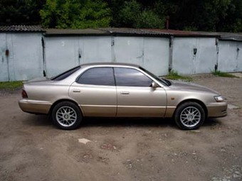 2001 Toyota Windom Photos