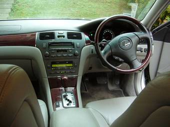 2002 Toyota Windom Photos