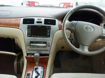 2004 Toyota Windom Photos