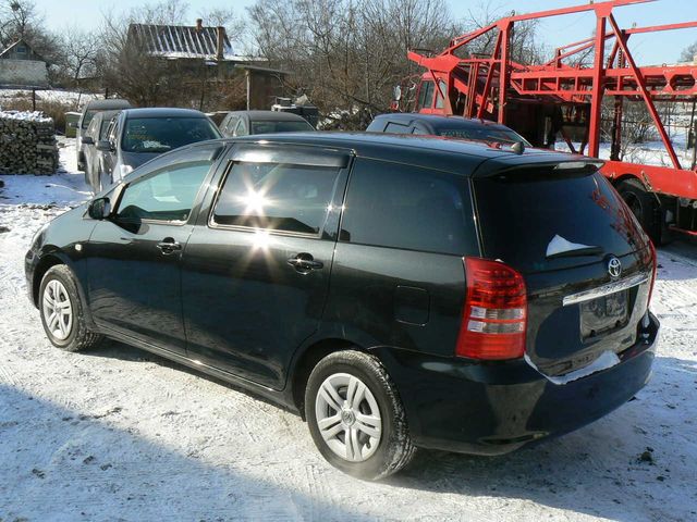 2003 Toyota Wish