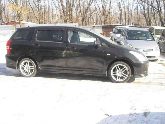 2003 Toyota Wish