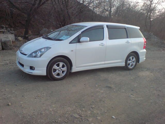 2003 Toyota Wish