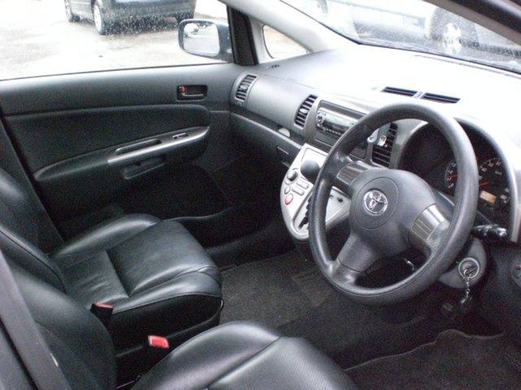 2003 Toyota Wish