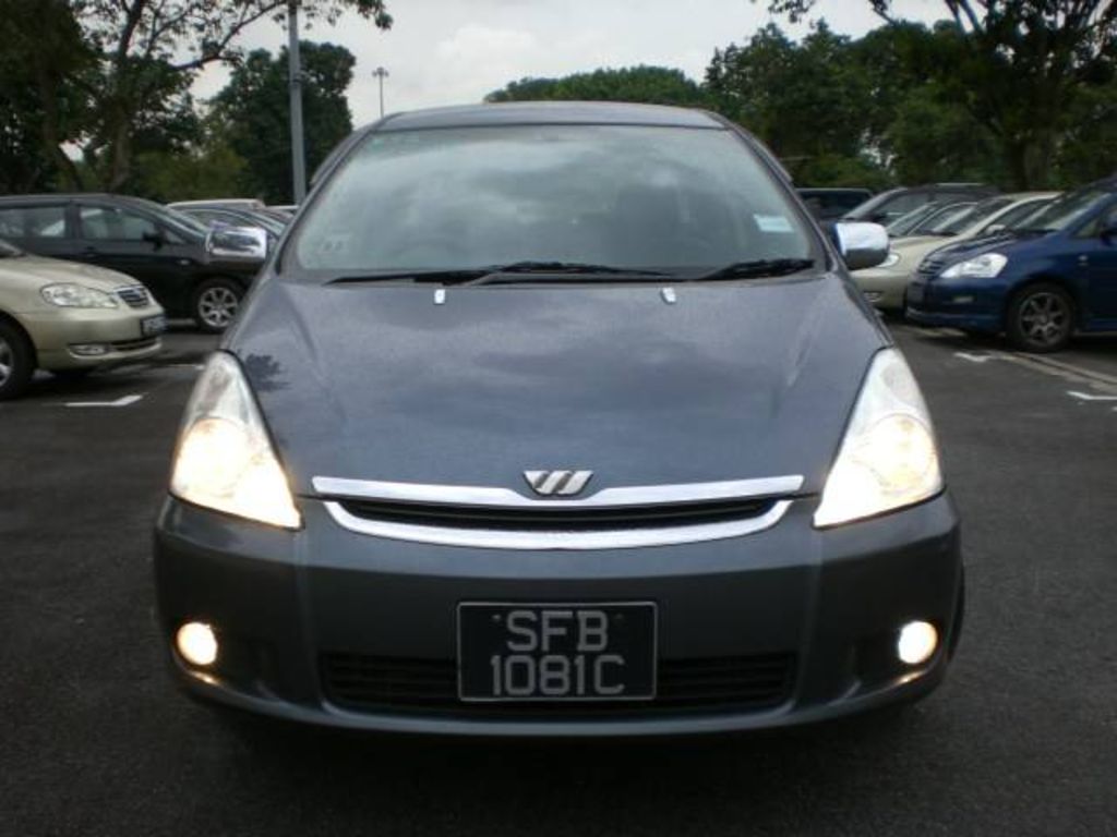 2003 Toyota Wish