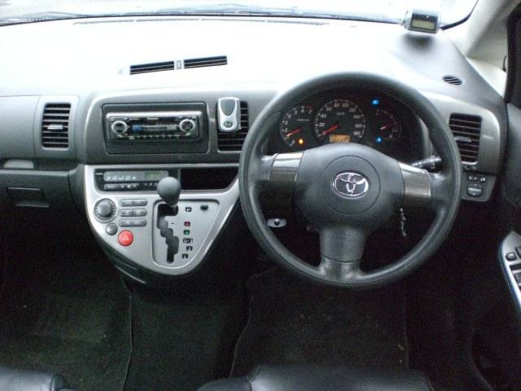 2003 Toyota Wish