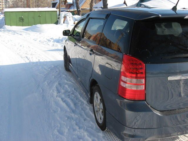 2003 Toyota Wish