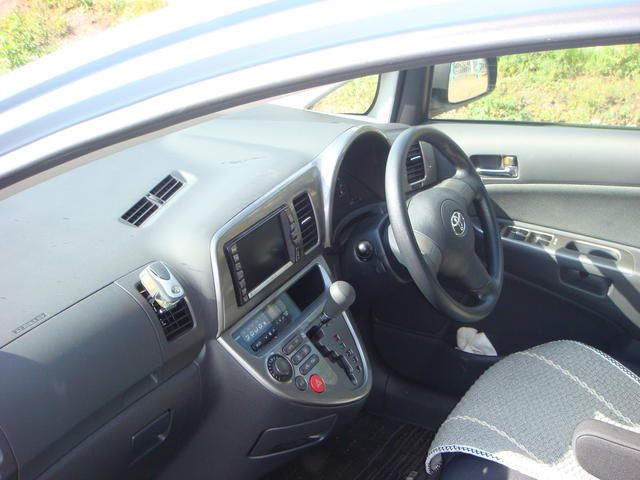 2003 Toyota Wish