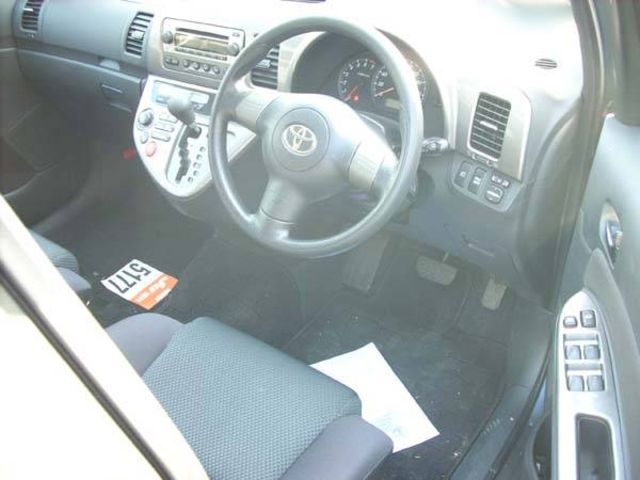 2003 Toyota Wish