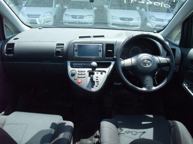 2003 Toyota Wish