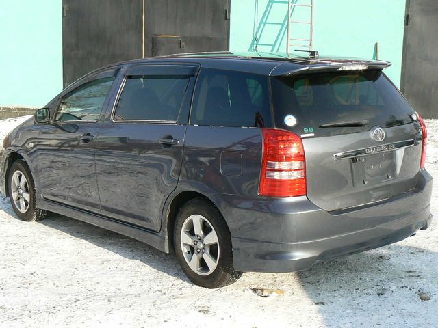 2003 Toyota Wish