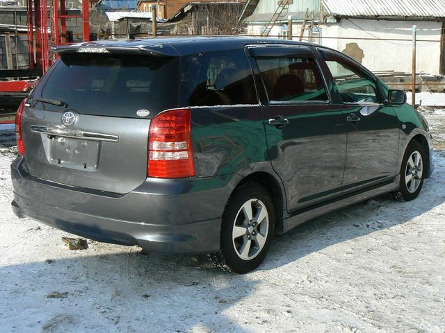 2003 Toyota Wish