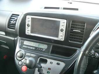 2003 Toyota Wish