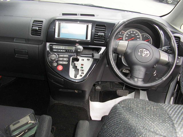 2003 Toyota Wish