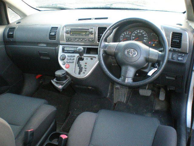 2003 Toyota Wish