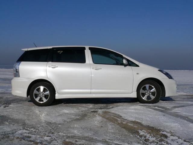 2003 Toyota Wish