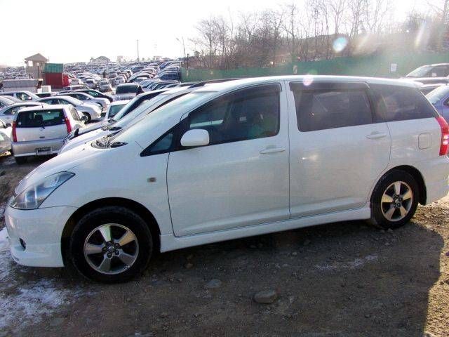 2003 Toyota Wish