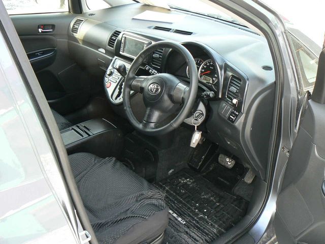 2003 Toyota Wish