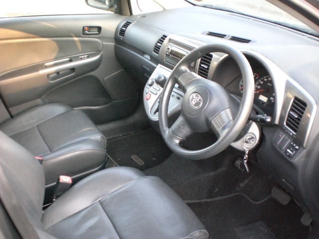 2003 Toyota Wish