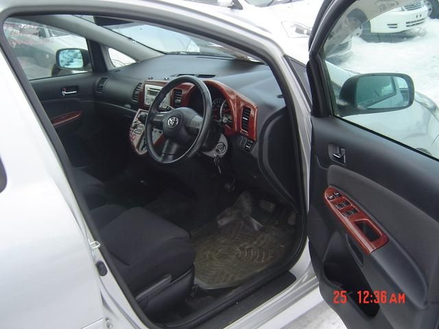 2003 Toyota Wish