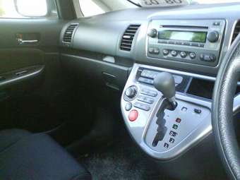 2003 Toyota Wish