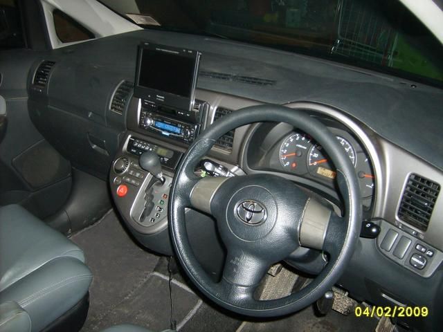 2003 Toyota Wish