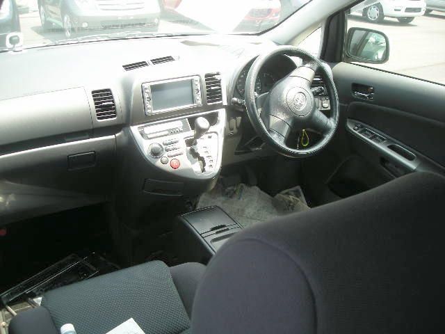 2003 Toyota Wish