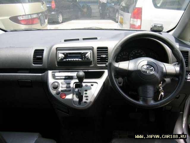 2003 Toyota Wish