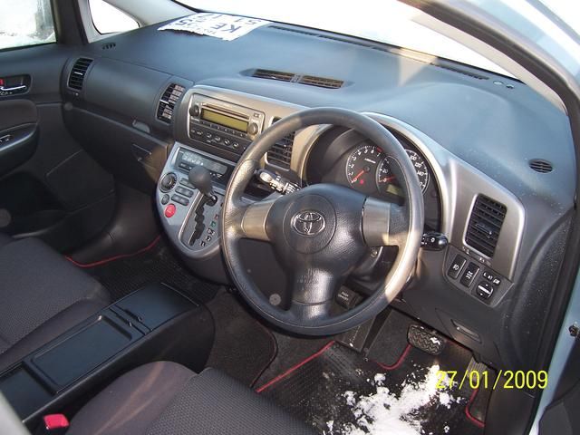 2003 Toyota Wish