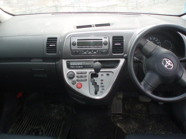 2003 Toyota Wish