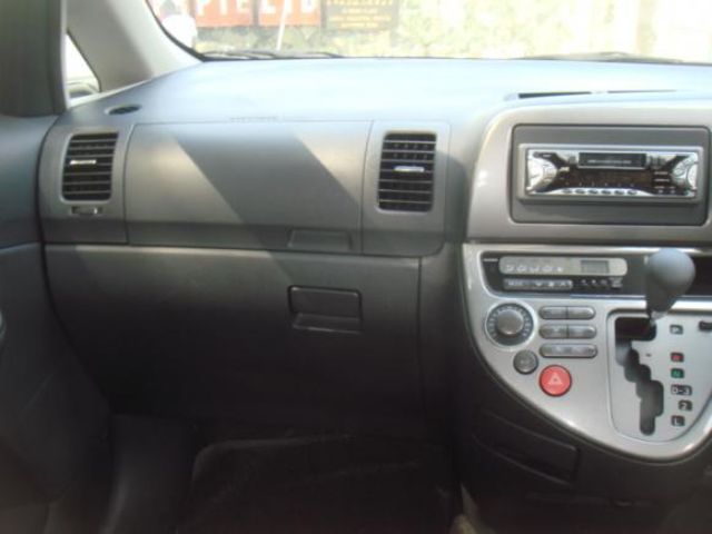 2003 Toyota Wish