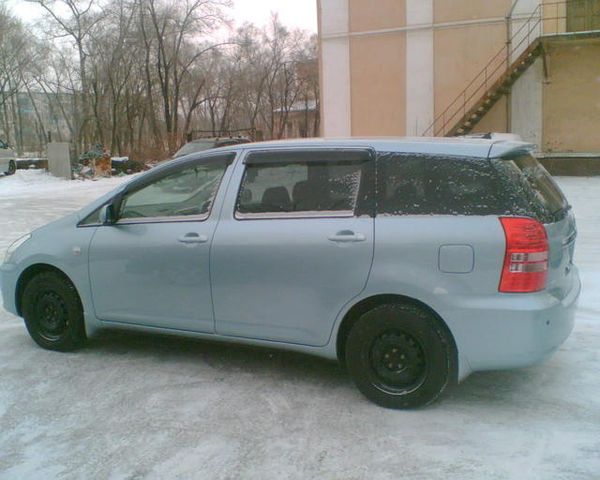 2003 Toyota Wish