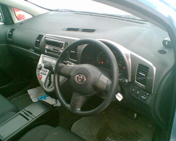 2003 Toyota Wish