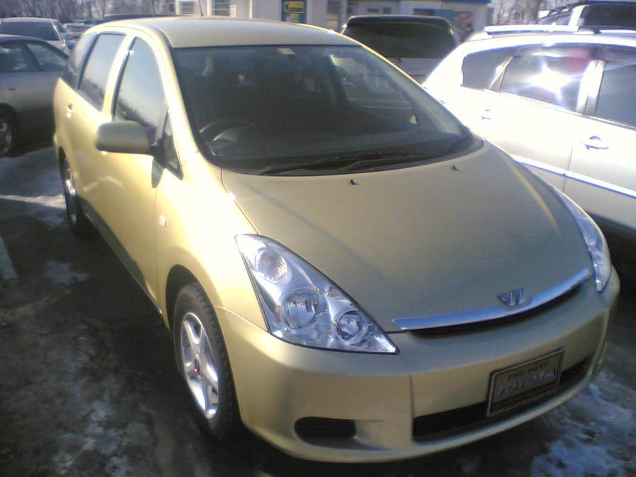 2003 Toyota Wish Wallpapers