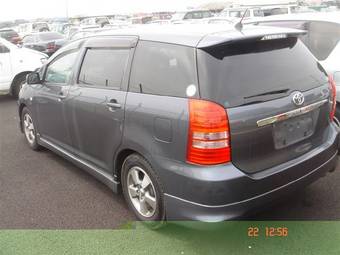2003 Toyota Wish Pictures