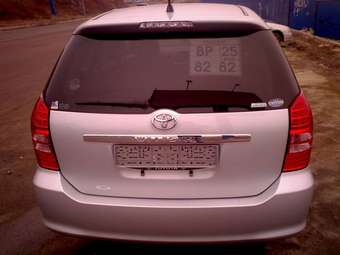 2003 Toyota Wish Pictures