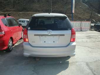 2003 Toyota Wish Photos