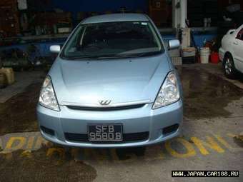 2003 Toyota Wish Photos