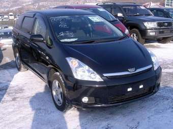 2003 Toyota Wish Pictures