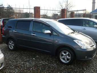 2003 Toyota Wish Images