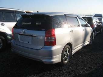 2003 Toyota Wish Pictures