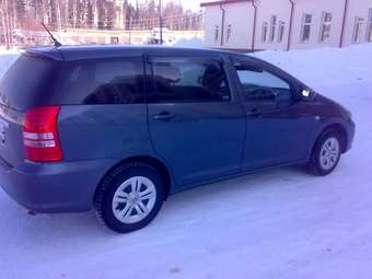 2003 Toyota Wish Pictures